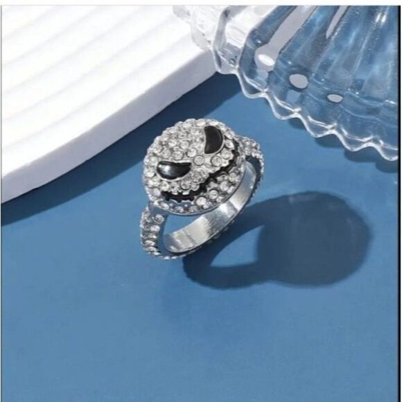 New! Nightmare Before Christmas Jack Skellington Rhinestone Ring, so cool! - Picture 1 of 3